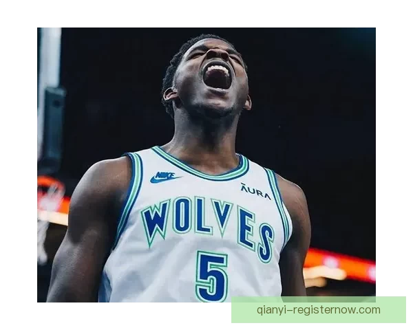 受右膝炎症影响森林狼主帅透露爱德华兹已重返训练复出时间未定